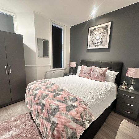 Kensington High Street Condo London Exterior photo