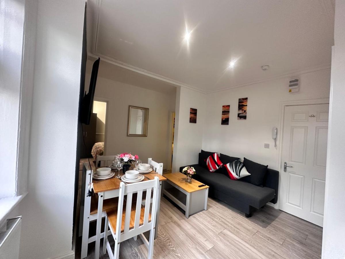 Kensington High Street Condo London Exterior photo