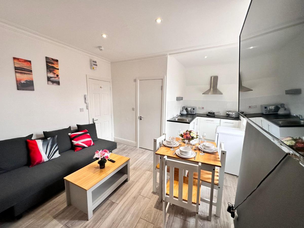 Kensington High Street Condo London Exterior photo